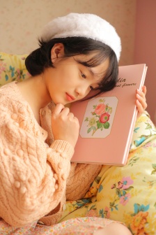 日日摸夜夜添夜夜添爱摸摸小说